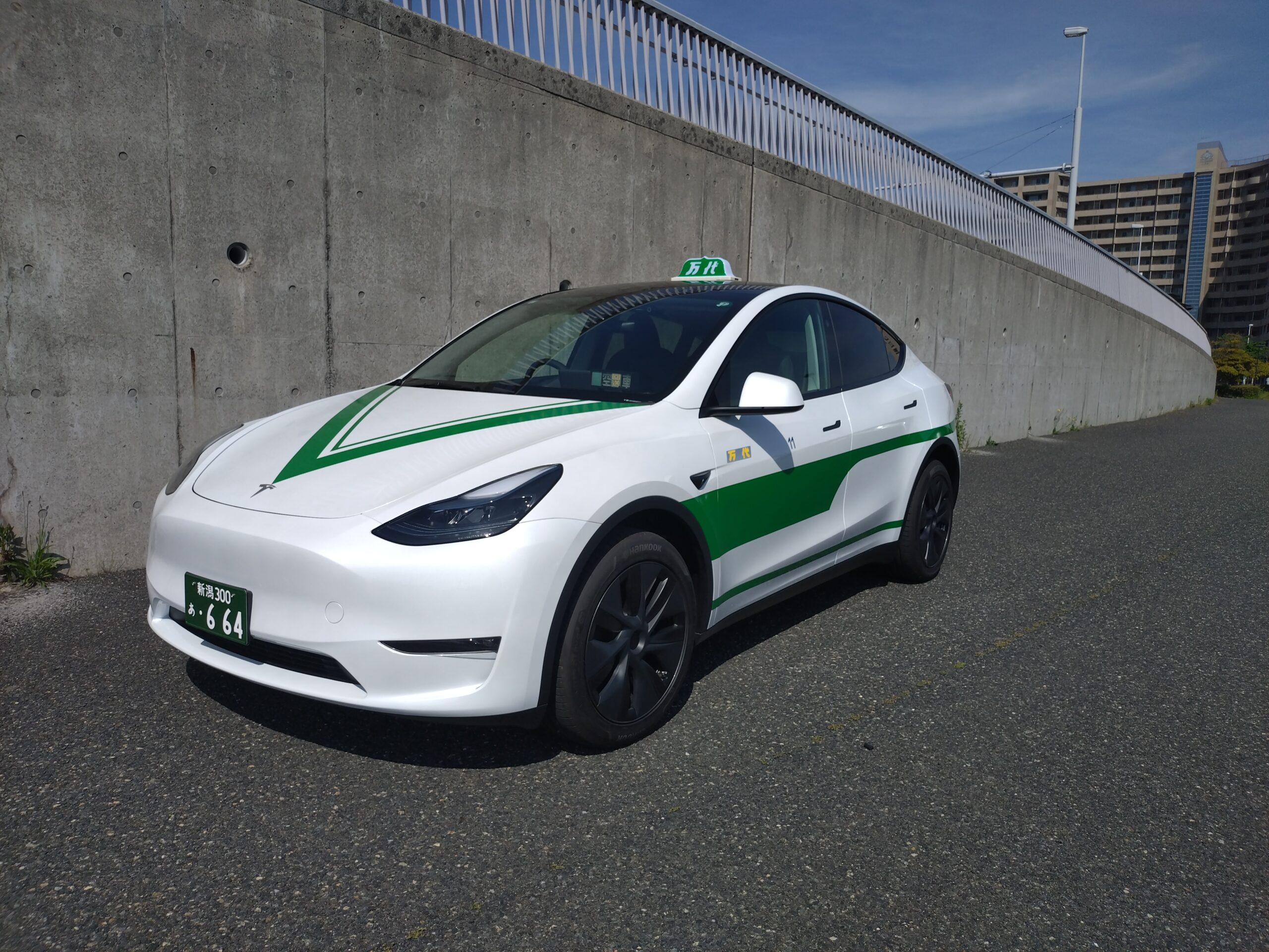 新潟県初「Tesla(テスラ)」タクシー登場！！